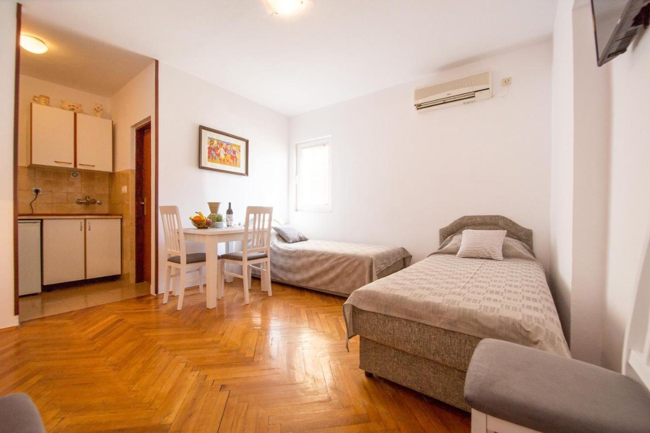 Angela Apartment *
