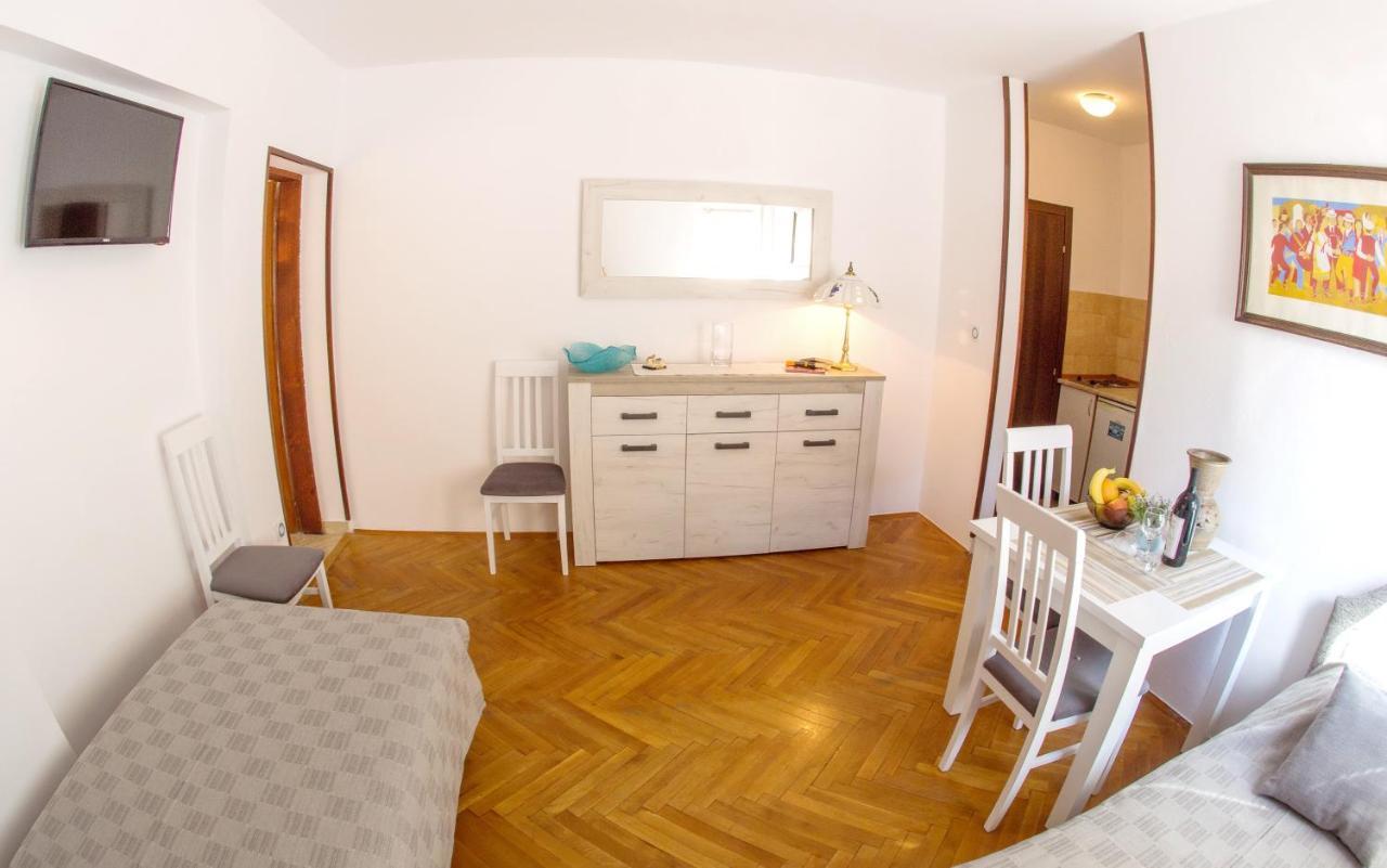 Apartament Angela *